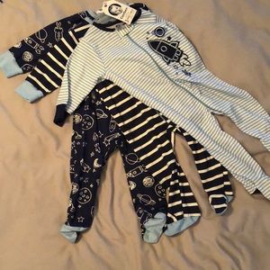New onesies 6-9 months
